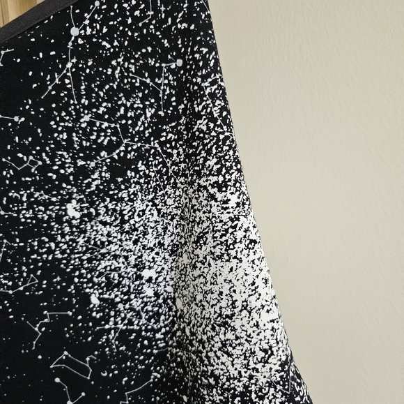 Wanderer Sweater/Dress - Picture 11 of 13